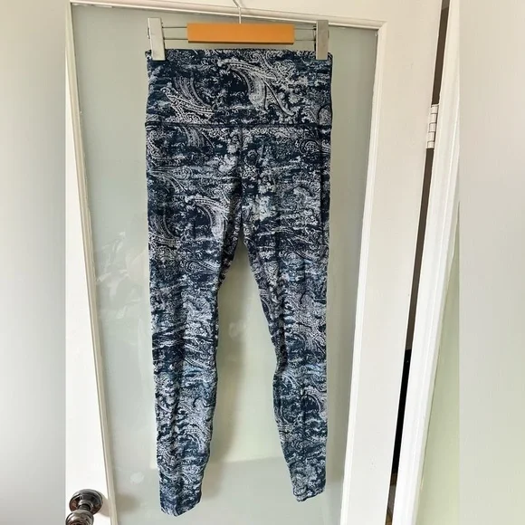 Lululemon Align Pants SZ 6 - Picture 5 of 7